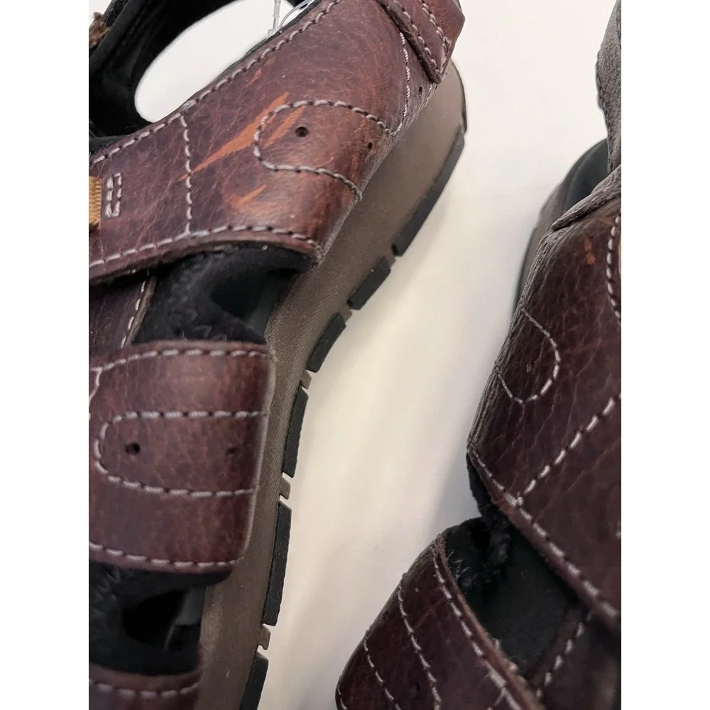 New CLARK'S Sz 13 Brixby Cove Dark Brown Leather Fisherman Sandals Pls Read Flaw